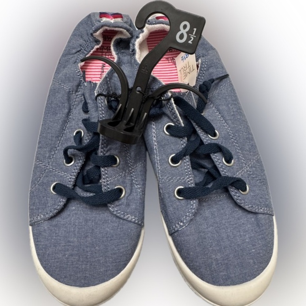 Time and tru memory foam shoe size 8.5 NWT